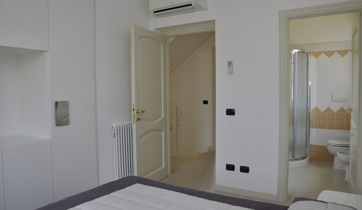 025-1